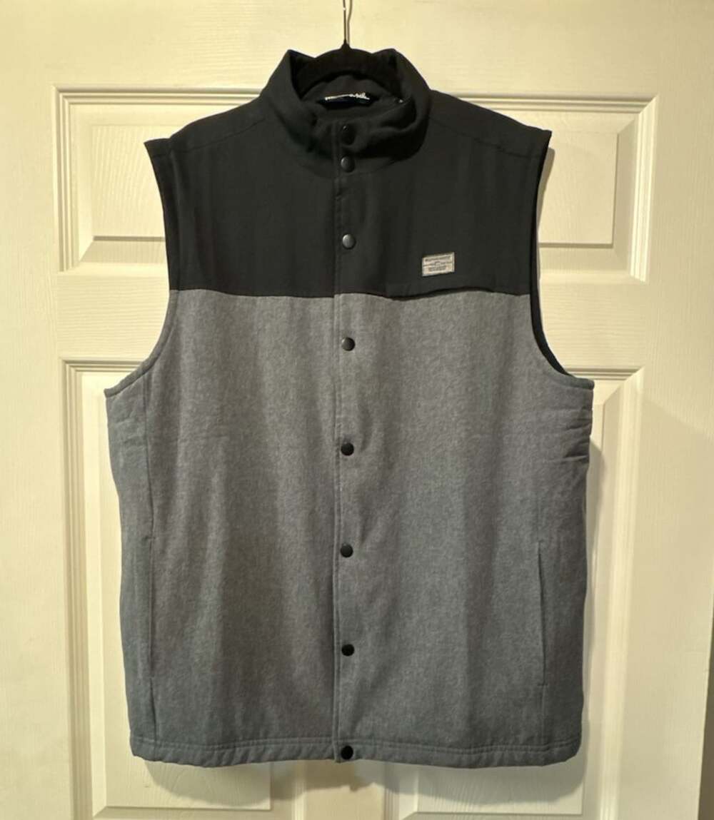 Travis Mathew Navigational Report Golf Snap Button Vest Size Large Black Gray